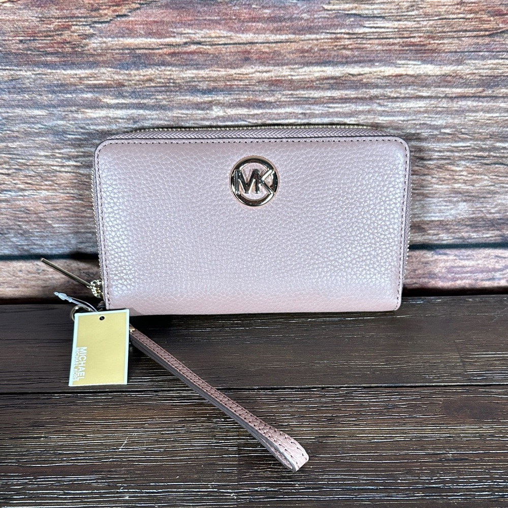 NWT! Michael Kors Fulton Leather Phone Case Wallet in Dark Fawn!